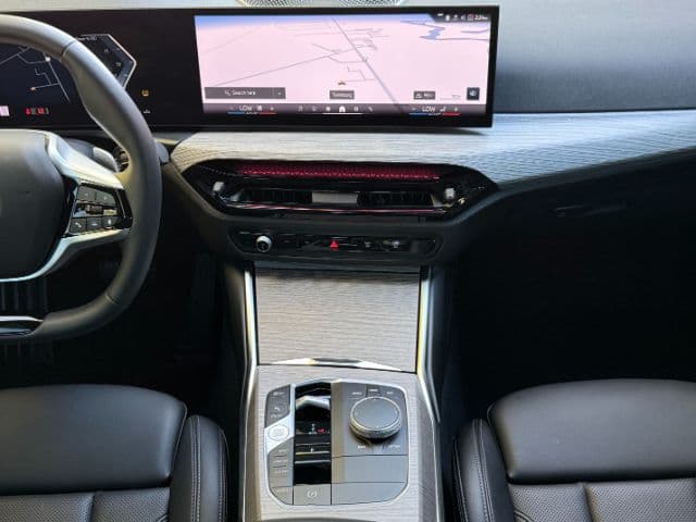 2026 BMW 3 Series xDrive NA - Image 2