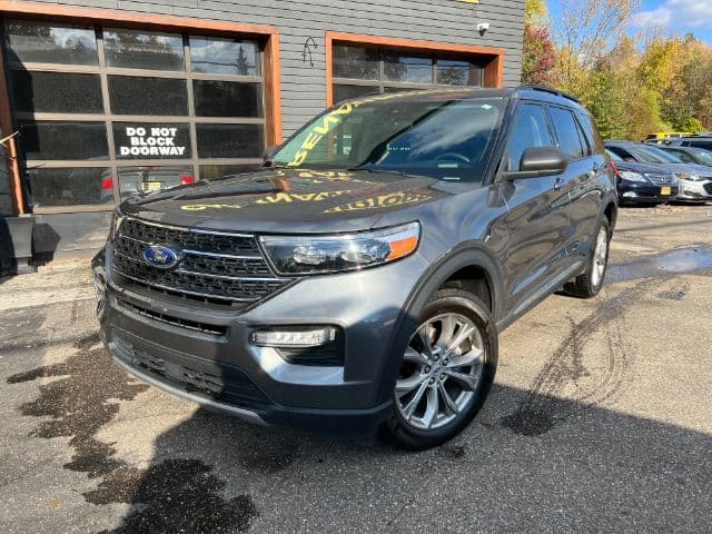 Photo 1 of 2024 Ford Explorer XLT